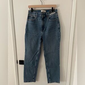 Abercrombie & Fitch Ankle Straight Ultra High Rise Jeans - Curve Love 30L NWT